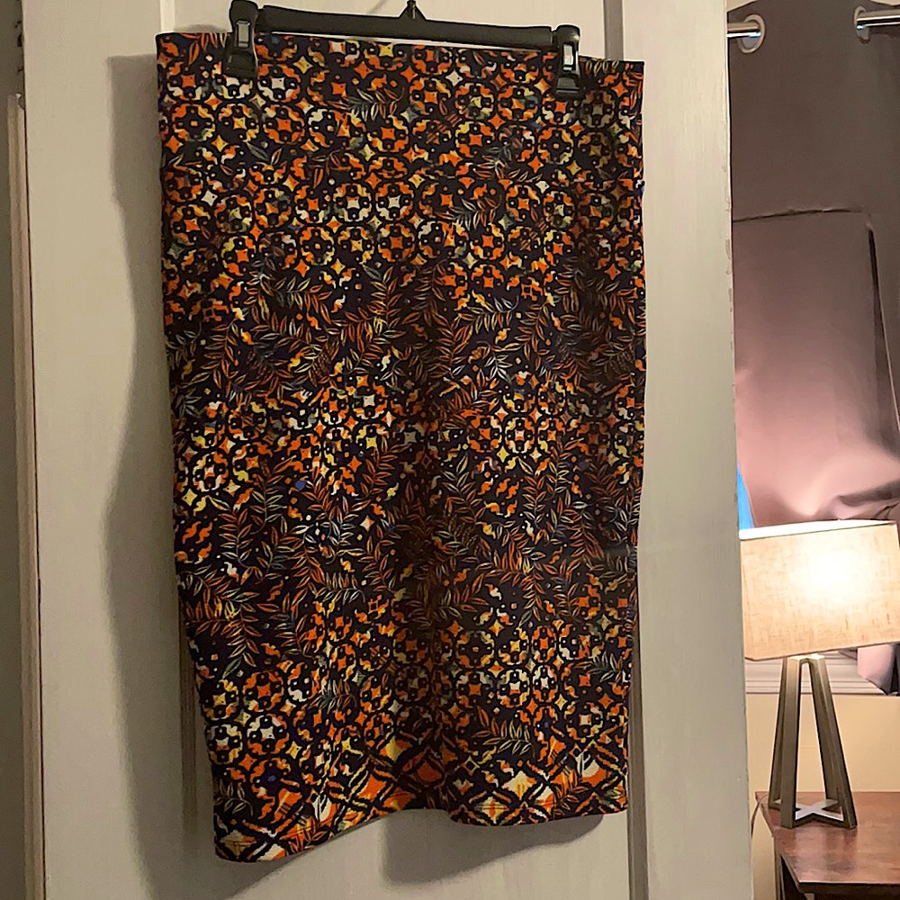 Lularoe Cassie pencil stretch skirt size large!